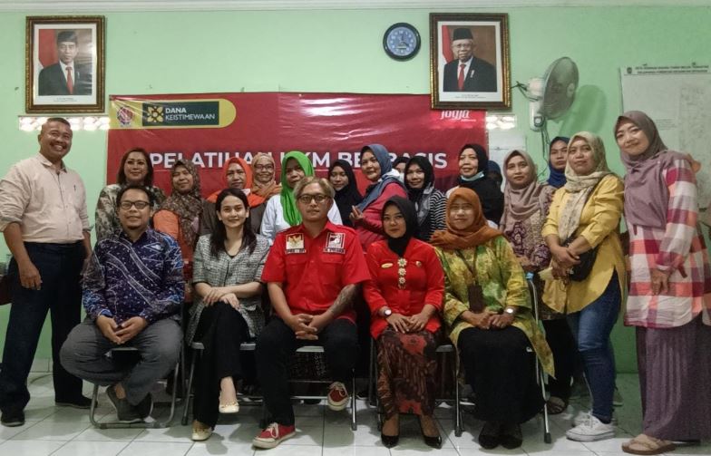 Pelatihan UKM Berbasis Digital, Dr. R. Stevanus :"Transformasi Digital ...