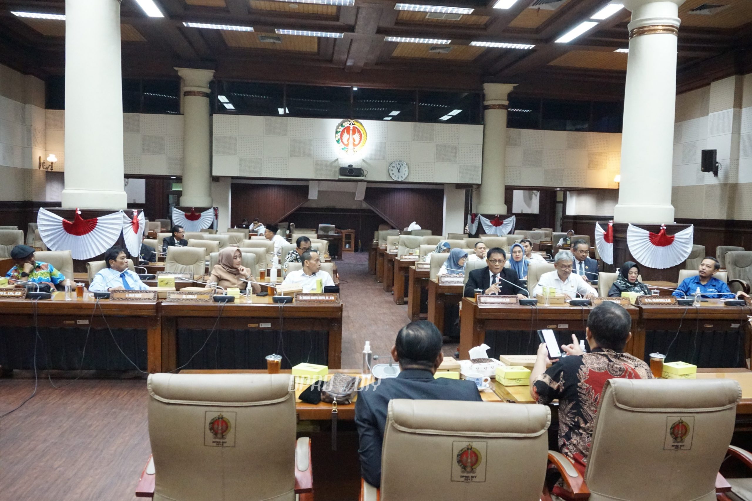 Rapat Badan Anggaran DPRD DIY Penjajakan Perubahan Anggaran - E ...